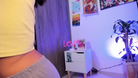 Snapshot of candyxpeach chatting on February 2025 06:15:02 PM Camilla online show from February 2025 06:15:02 PM