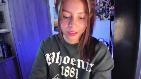 Snapshot of candyxpeach chatting on February 2025 03:54:02 PM Camilla online show from February 2025 03:54:02 PM