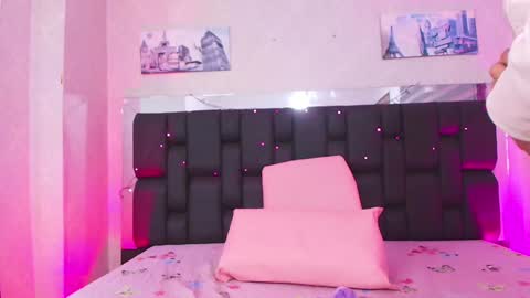 Aura  online show from February 2025 11:56:01 AM