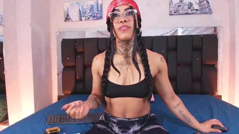 Aura  online show from February 2025 11:57:02 AM