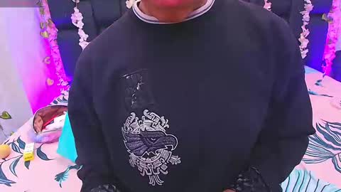 Aura  online show from October 2025 11:51:02 AM