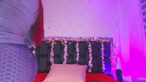 Aura  online show from October 2025 12:02:01 PM