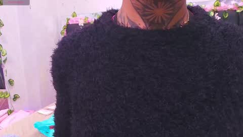 Aura  online show from October 2025 11:52:01 AM