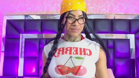 Aura  online show from October 2025 12:00:02 PM