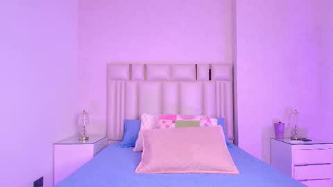 Aura  online show from November 2025 11:53:02 AM