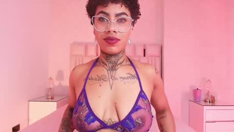 Aura  online show from November 2025 11:58:01 AM