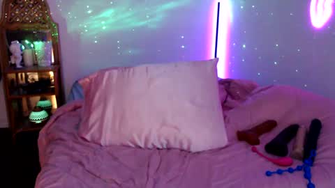 Snapshot of cannababykush chatting on December 2024 06:24:02 AM cnbabyk online show from December 2024 06:24:02 AM