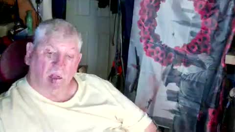 Snapshot of canoelicker69 chatting on April 2026 06:21:02 PM canoelicker69 online show from April 2026 06:21:02 PM
