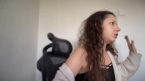 Emma online show from September 2025 08:07:01 AM