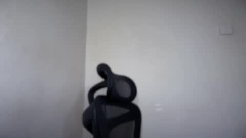 Emma online show from December 2025 06:33:01 AM