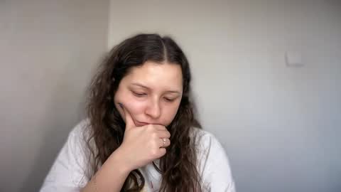 Emma online show from April 2026 05:19:02 AM