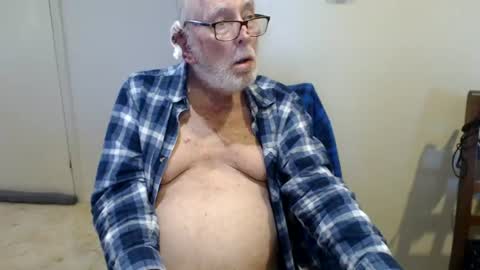 Snapshot of capt5105 chatting on June 2026 10:51:02 PM capt5105 online show from June 2026 10:51:02 PM