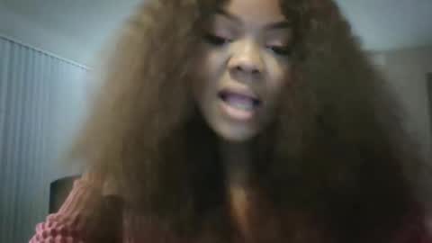 Snapshot of caramel_sexy4u chatting on November 2025 04:44:02 AM caramel_sexy4u online show from November 2025 04:44:02 AM
