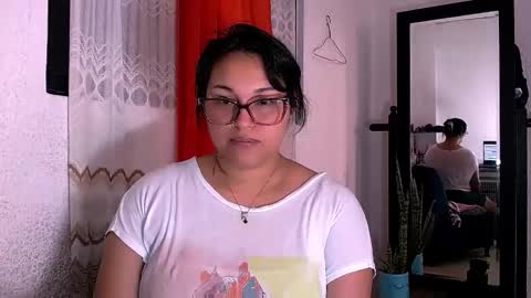 Snapshot of caramelo945256 chatting on June 2026 10:32:01 PM LILI online show from June 2026 10:32:01 PM