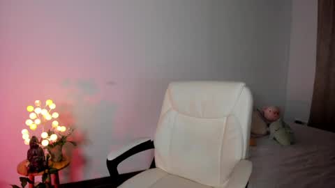              online show from February 2025 10:38:02 AM