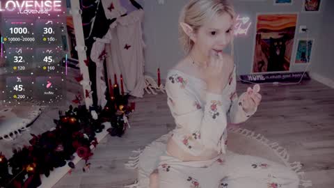 Snapshot of careful_i_bite chatting on November 2025 05:28:02 AM NONA follow online show from November 2025 05:28:02 AM