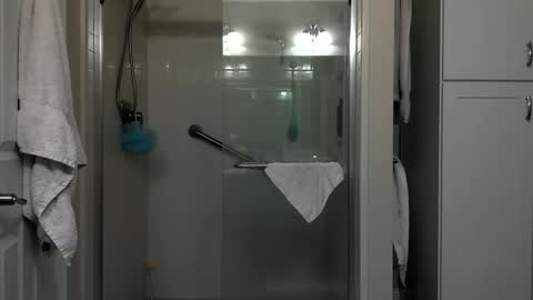 Snapshot of caressluving chatting on January 2025 02:49:02 AM Caressluving online show from January 2025 02:49:02 AM