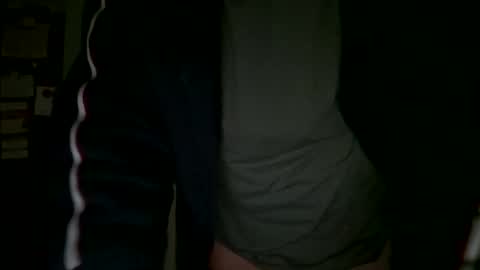 Snapshot of caressluving chatting on March 2026 05:44:01 AM Caressluving online show from March 2026 05:44:01 AM