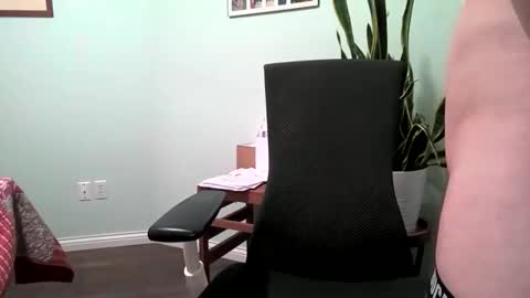 Snapshot of caressluving chatting on March 2026 05:07:02 AM Caressluving online show from March 2026 05:07:02 AM