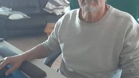 Snapshot of cargo69 chatting on October 2025 03:33:02 PM cargo69 online show from October 2025 03:33:02 PM