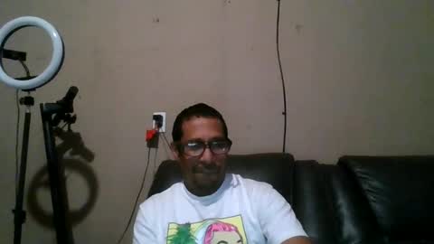 Adams huge online show from November 2025 05:44:01 AM