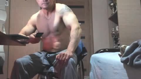 Laz online show from December 2025 09:45:01 PM