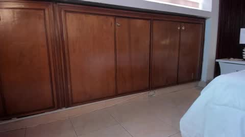 Carina online show from October 2025 01:51:01 PM