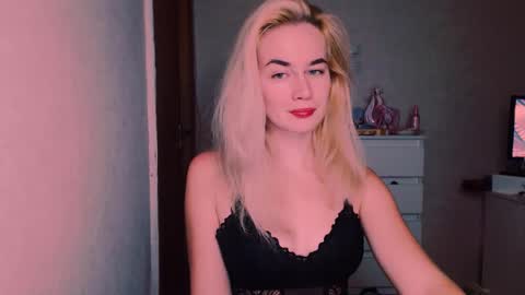 Snapshot of carinfox chatting on October 2025 07:02:01 PM Carin online show from October 2025 07:02:01 PM