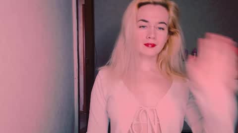 Snapshot of carinfox chatting on October 2025 07:07:02 AM Carin online show from October 2025 07:07:02 AM