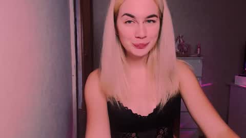 Snapshot of carinfox chatting on October 2025 08:24:02 PM Carin online show from October 2025 08:24:02 PM