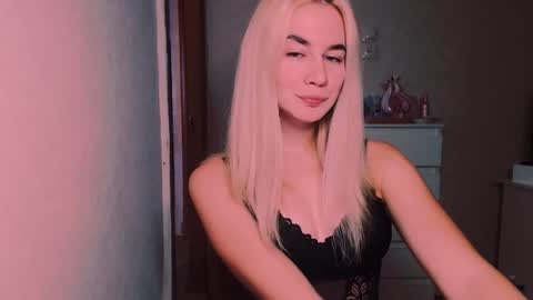 Snapshot of carinfox chatting on October 2025 07:16:01 PM Carin online show from October 2025 07:16:01 PM