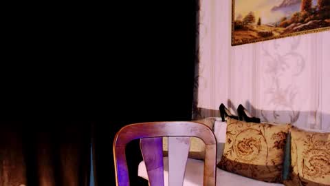 Snapshot of carinfox chatting on November 2025 07:24:01 PM Carin online show from November 2025 07:24:01 PM