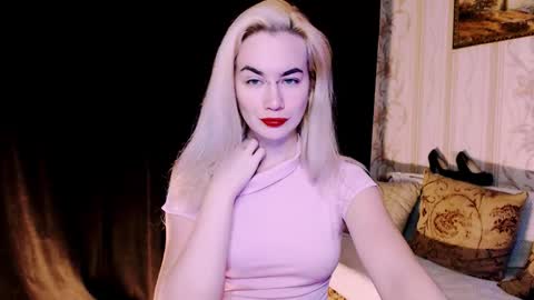 Snapshot of carinfox chatting on November 2025 06:28:01 AM Carin online show from November 2025 06:28:01 AM