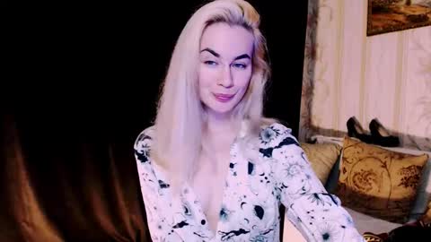 Snapshot of carinfox chatting on November 2025 06:34:01 PM Carin online show from November 2025 06:34:01 PM