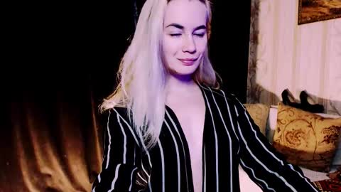 Snapshot of carinfox chatting on December 2025 09:20:02 PM Carin online show from December 2025 09:20:02 PM