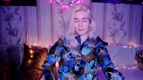 Carin online show from February 2026 07:18:01 PM