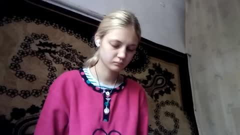 Snapshot of carissaalderson chatting on May 2026 02:40:01 AM Kira online show from May 2026 02:40:01 AM