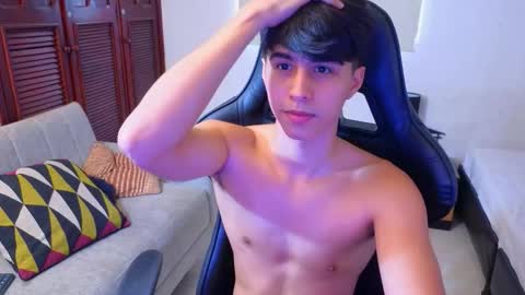 Snapshot of carl_dixon chatting on October 2025 07:22:02 PM carl_dixon online show from October 2025 07:22:02 PM