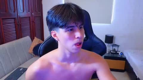 Snapshot of carl_dixon chatting on October 2025 06:28:02 PM carl_dixon online show from October 2025 06:28:02 PM