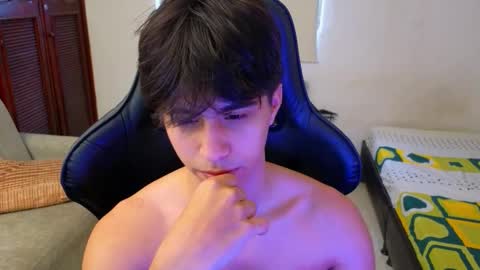 Snapshot of carl_dixon chatting on November 2025 07:48:02 PM carl_dixon online show from November 2025 07:48:02 PM