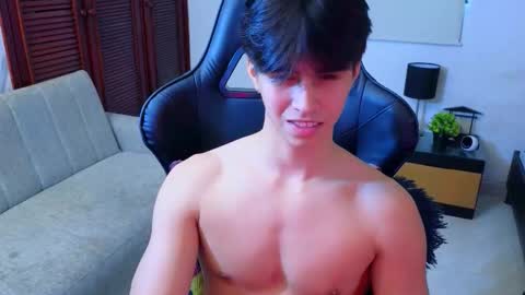 Snapshot of carl_dixon chatting on November 2025 09:05:02 PM carl_dixon online show from November 2025 09:05:02 PM