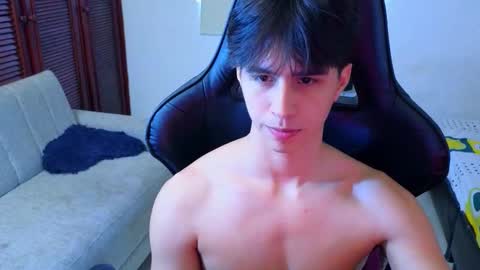 Snapshot of carl_dixon chatting on November 2025 08:29:02 PM carl_dixon online show from November 2025 08:29:02 PM