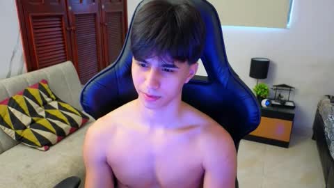 Snapshot of carl_dixon chatting on December 2025 07:30:02 PM carl_dixon online show from December 2025 07:30:02 PM