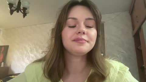 Snapshot of carlaclaybourne chatting on April 2026 12:04:01 PM Lesly online show from April 2026 12:04:01 PM