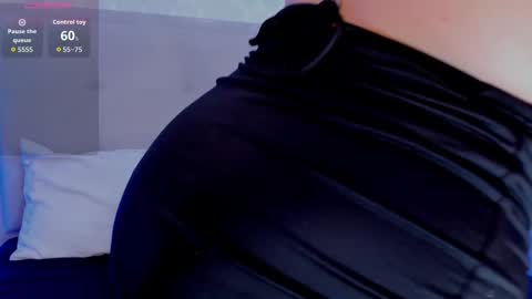 Snapshot of carlaguzman_ chatting on October 2025 02:14:02 PM Carla online show from October 2025 02:14:02 PM