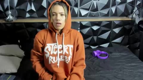 Snapshot of carlamarrinson chatting on December 2024 04:53:01 AM carlamarrinson online show from December 2024 04:53:01 AM