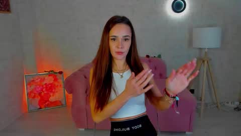 Julia online show from March 2026 08:33:01 PM