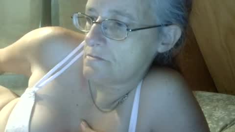 carleeswoman08 online show from June 2026 02:21:02 PM