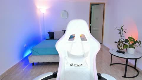 Snapshot of carleewinter chatting on April 2026 01:14:01 AM Alejandra online show from April 2026 01:14:01 AM