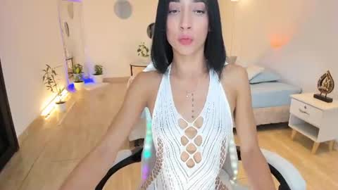 Snapshot of carleewinter chatting on June 2026 11:02:01 PM Alejandra online show from June 2026 11:02:01 PM
